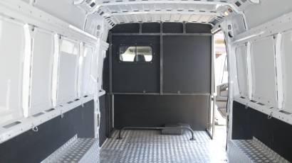 panelvan ozel sofor yatak